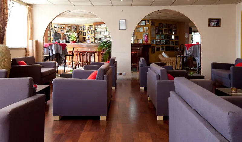 Adonis Cannes - Hôtel Thomas Le Cannet France