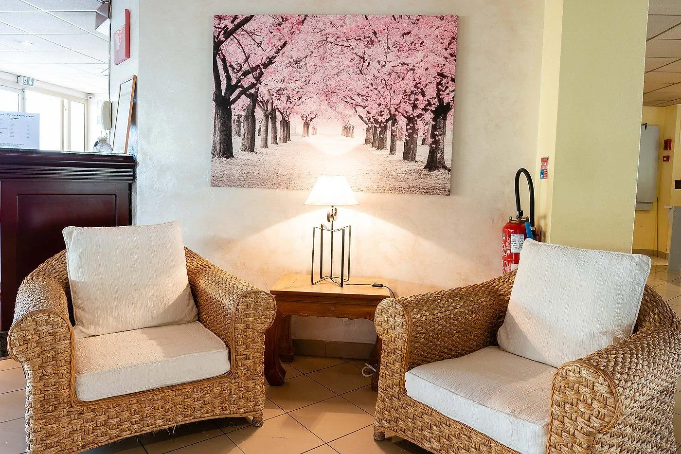 Adonis Cannes - Hôtel Thomas Le Cannet Hotel