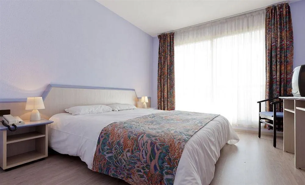 Adonis Cannes - Hôtel Thomas Le Cannet Hotel