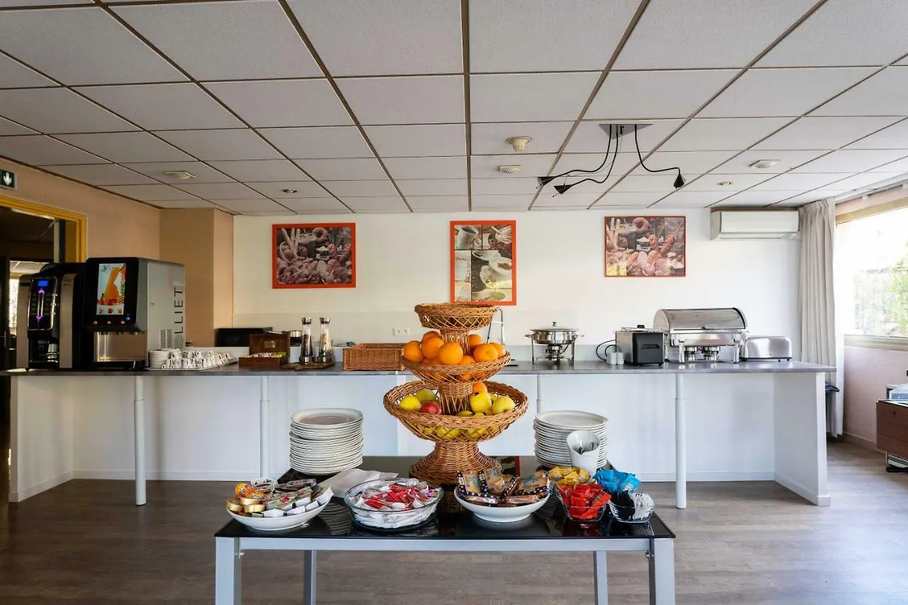 Adonis Cannes - Hôtel Thomas Le Cannet França